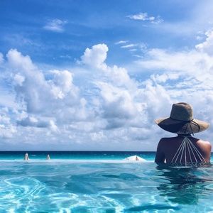 Meet your Posher, Chloe